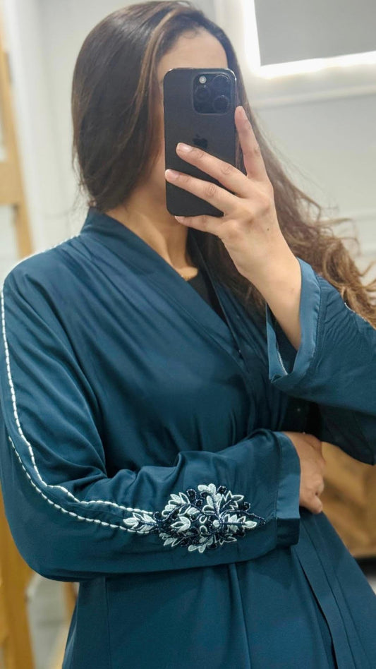 Noor Al-Hareer Abaya