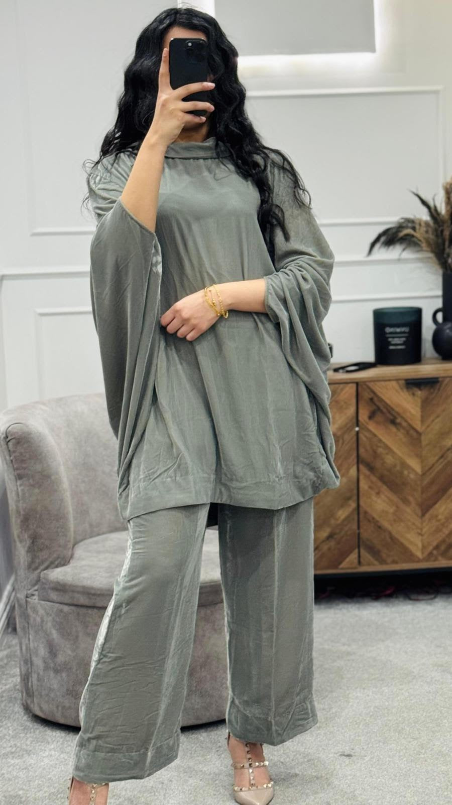 Vion – Velvet Solid Set